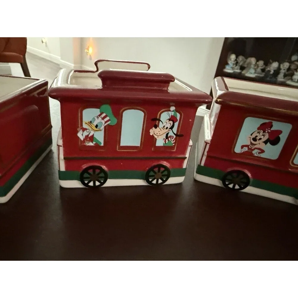 Disney Cheer Mickey Mouse and Friends Holiday Train Bowl Set - Open Box 2020